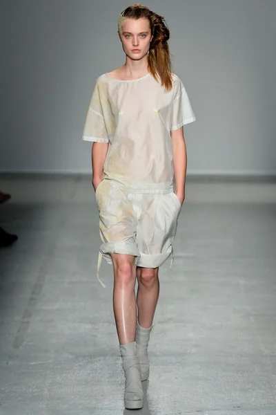 Look 12